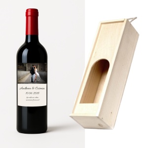 Creează o amintire care rămâne pentru totdeauna 🍷✨ Vin personalizat cu fotografia voastră și mesajul dorit. Ideal pentru cupluri și evenimente speciale.