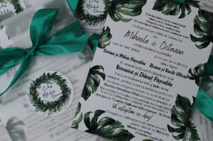 Invitație nuntă cu fontiță și sticker personalizat verde - Img 1