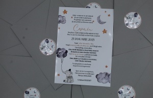 Invitație Botez Elefant cu Plic Gri și Sticker - Img 1