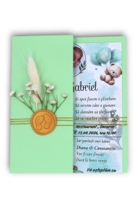 Invitație de botez personalizată băiețel cu ursuleț – verde mentă, sigiliu de ceară și flori uscate - Img 3