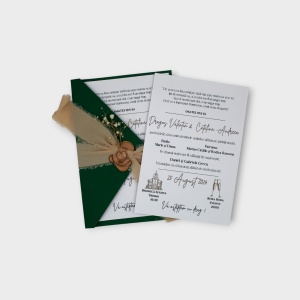 Invitație nuntă cu plic verde pădure și fundiță crem