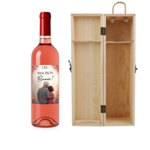 Surprinde-l pe bunicul tău cu un vin personalizat din suflet 🍷 Un dar memorabil, plin de emoție și apreciere.