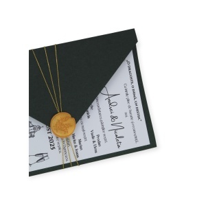 invitatie-nunta-botanica-cu-plic-verde-si-design-floral