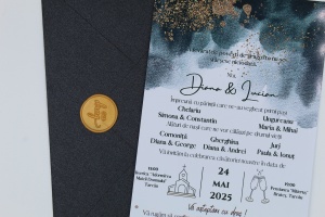 Detaliu invitație de nuntă personalizată cu fundal albastru petrol, elemente grafice moderne și accente aurii, stil elegant și contemporan.