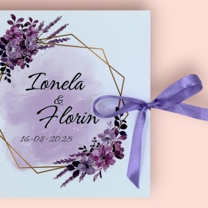 Invitație florală mov cu fundiță elegantă