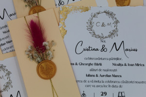Invitație nuntă cu plic crem și flori - Img 2