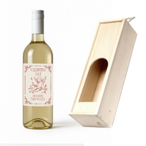 Sticlă de vin personalizată cu mesaj romantic și prezentare premium din lemn