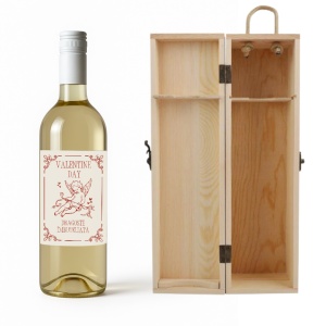 Sticlă de vin personalizată cu mesaj elegant și prezentare premium din lemn