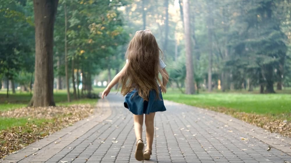 Îndesirea părului la copii - gestionarea tratamentului dermatologic al alopeciei infantile