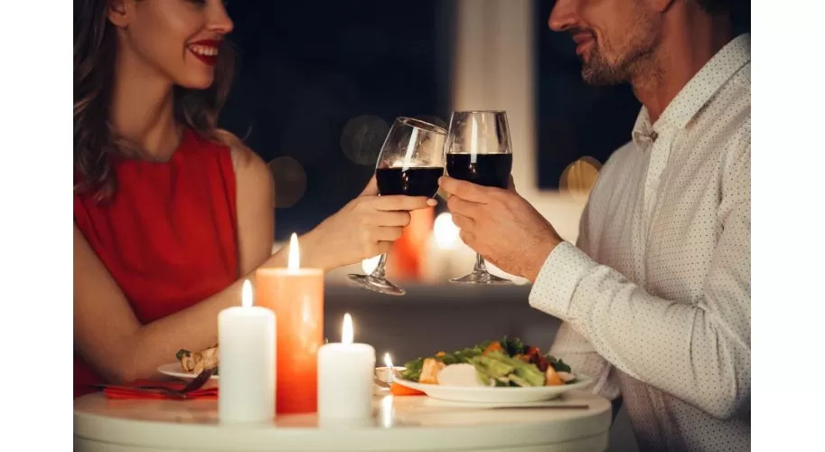 10 alimente asociate cu mesele romantice: mituri și idei pentru o cină în doi