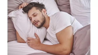 Somnul REM și ciclurile de somn: ce se întâmplă în fiecare etapă