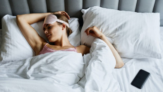 Monitorizare somn: 3 aplicatii care te ajuta sa iti controlezi calitatea odihnei