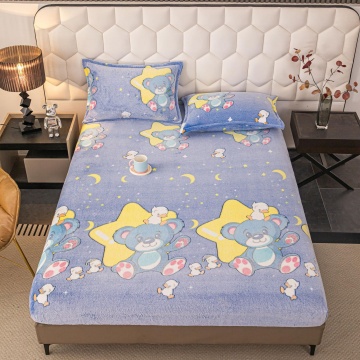 Husă de Pat Cocolino Albastru cu Ursuleț și Rățuște | 3 Piese | Elastic Perimetral | Jo-Jo Home