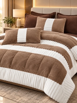 Lenjerie Cocolino maro – detaliu set Johnny Home