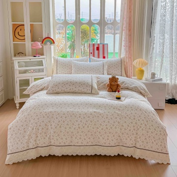 Lenjerie de Pat Ranforce 100% Bumbac Crem cu Flori Roz si Dantela | 4 Piese | Cearceaf cu Elastic 180x200 cm | Jojo Home