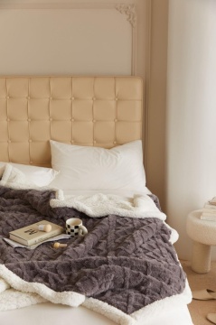 Pătură Cocolino gri antracit cu blăniță albă, pufoasă și călduroasă 200x230 cm