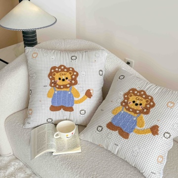 Pilotă copii JoJo Home 2 în 1, gri-bej, model leu, 150x200 cm - pernă decorativă