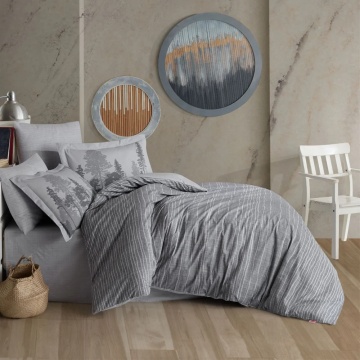 Set lenjerie de pat bumbac poplin 100% Tully | Hobby Home | Gri | Imprimeu peisaj forestier | 4 piese | 2 persoane