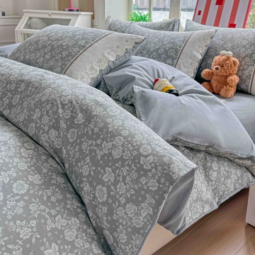 Lenjerie de Pat Ranforce 100% Bumbac Gri cu Imprimeu Floral si Dantela | 4 Piese | Cearceaf cu Elastic 180x200 cm | Jojo Home – prezentare vizuală a produsului