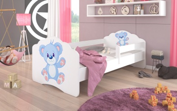 Pat copii ADRK CASIMO – 80x160 cm – cu somieră inclusă – cu barieră de protecție – Urs albastru – Alb