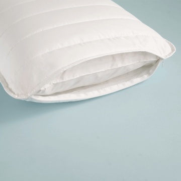 Pernă Othello Clara matlasată 50x70 cm cu 5% puf și 95% pene de gâscă – imagine 5