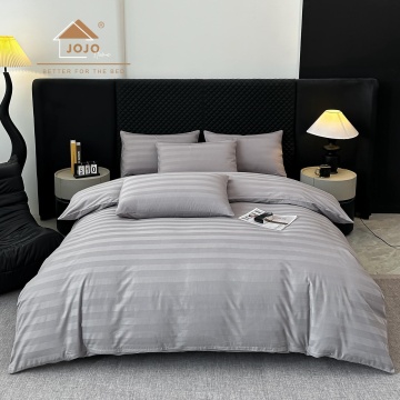 Lenjerie de pat Damasc 100% Bumbac Gri Deschis cu Dungi Satinate | Cearceaf cu Elastic | 6 Piese | Pat 2 Persoane | JOJO HOME