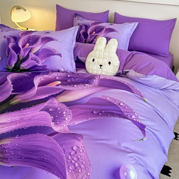 Detaliu lenjerie finet 5D cu flori cala violet și picături decorative realiste