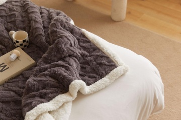 Pătură Cocolino cu interior din blăniță albă, dimensiune 200x230 cm