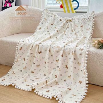 Pătură pentru bebeluși și copii, 100x150 cm, față din bumbac, verso Minky cu buline 3D, ciucurei, JoJo Home – Cățeluși și steluțe