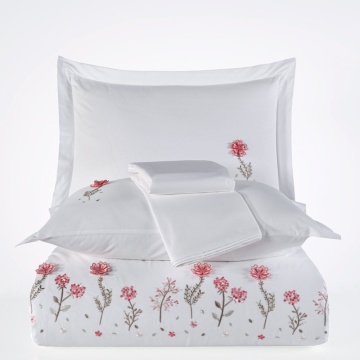   Set lenjerie pat Salome alb Hobby Home cu fețe de pernă brodate și cearșaf alb