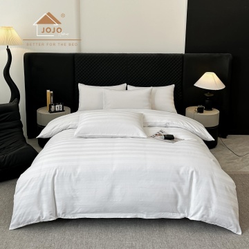 Lenjerie de Pat Damasc Deluxe Alb | 100% Bumbac | 6 Piese | Cearceaf cu Elastic 180x200 cm | Husa Pilota 200x230 cm | Jojo Home