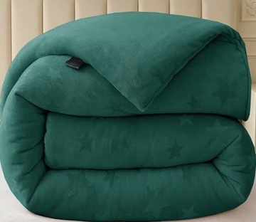 Set pilotă plușată gofrată Johnnie Home 200x230 cm + 2 fețe de pernă 50x70 cm, verde smarald, 3 piese – pilotă pliată