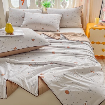 Set pilotă de vară Cooling Touch JOJO HOME gri perlat 200x230 cm cu două fețe de pernă și imprimeu kawaii