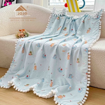 Pătură pentru bebeluși și copii, 100x150 cm, față din bumbac, verso Minky cu buline 3D, ciucurei, JoJo Home – Dinozauri veseli