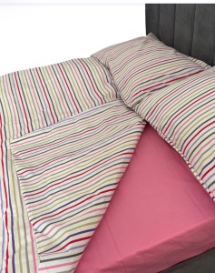Lenjerie de pat bumbac 100% cu dungi multicolore, 2 persoane, pilotă 180x200 cm, cearceaf 230x240 cm, 2 fețe de pernă 50x70 cm - Img 2