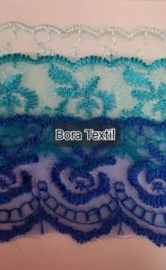 Dantelă albastră