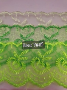 Dantelă verde