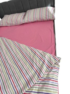 Lenjerie de pat bumbac 100% cu dungi multicolore, 2 persoane, pilotă 180x200 cm, cearceaf 230x240 cm, 2 fețe de pernă 50x70 cm - Img 4