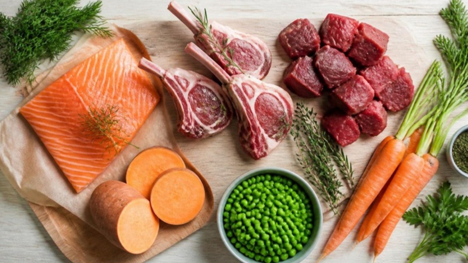 Somon, miel, vită și legume: proteine fără pasăre