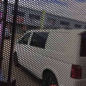 Autocolant perforat vedere interior