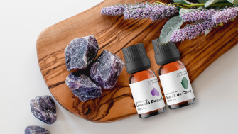 Picioare ușoare ca în vacanță: Ghidul uleiurilor naturale pentru relaxare și circulație