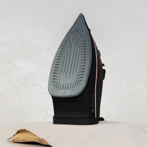 Fier de calcat 2200 W Black Rose Berlinger Haus BH 9592 - Img 4