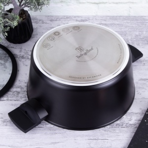 Oala cu capac, 28 cm antiaderenta cu titan Monaco Collection Berlinger Haus BH 8262N