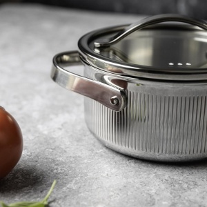 Oală inox Tri-Ply cu capac 16 cm, 1,5 L, pentru inducție – VCASA Velora 90122, capac din inox cu strecurătoare - Img 7