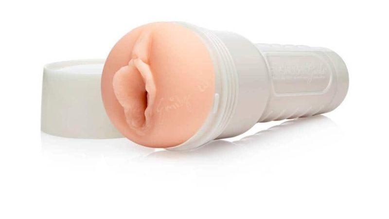 Masturbator Fleshlight Emily Willis Squirt - 1 | YEO