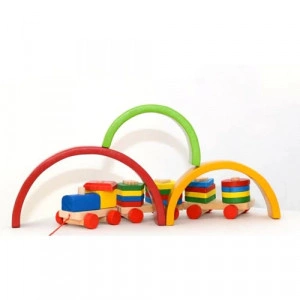 Trenulet din lemn cu forme geometrice