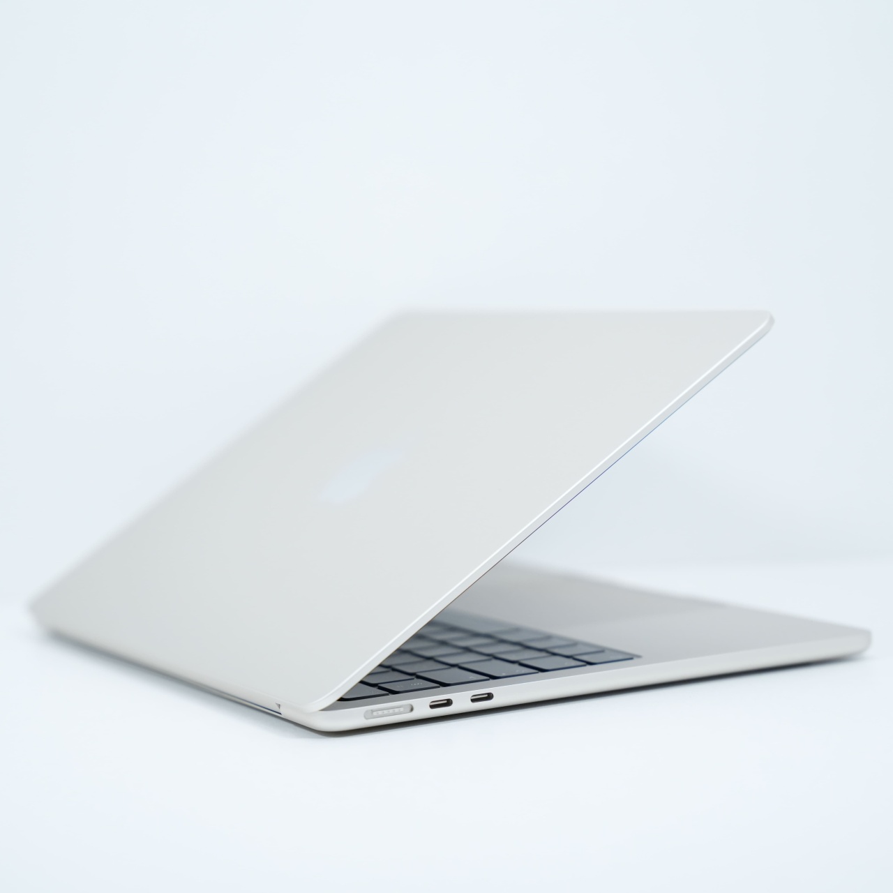 Laptop Apple Macbook Air A2681 (M2, 2022), Apple M2, 13.6", Rezolutie 2560 x 1664, 8 GB DDR5, SSD de 256 GB, Apple M2 - imagine 3