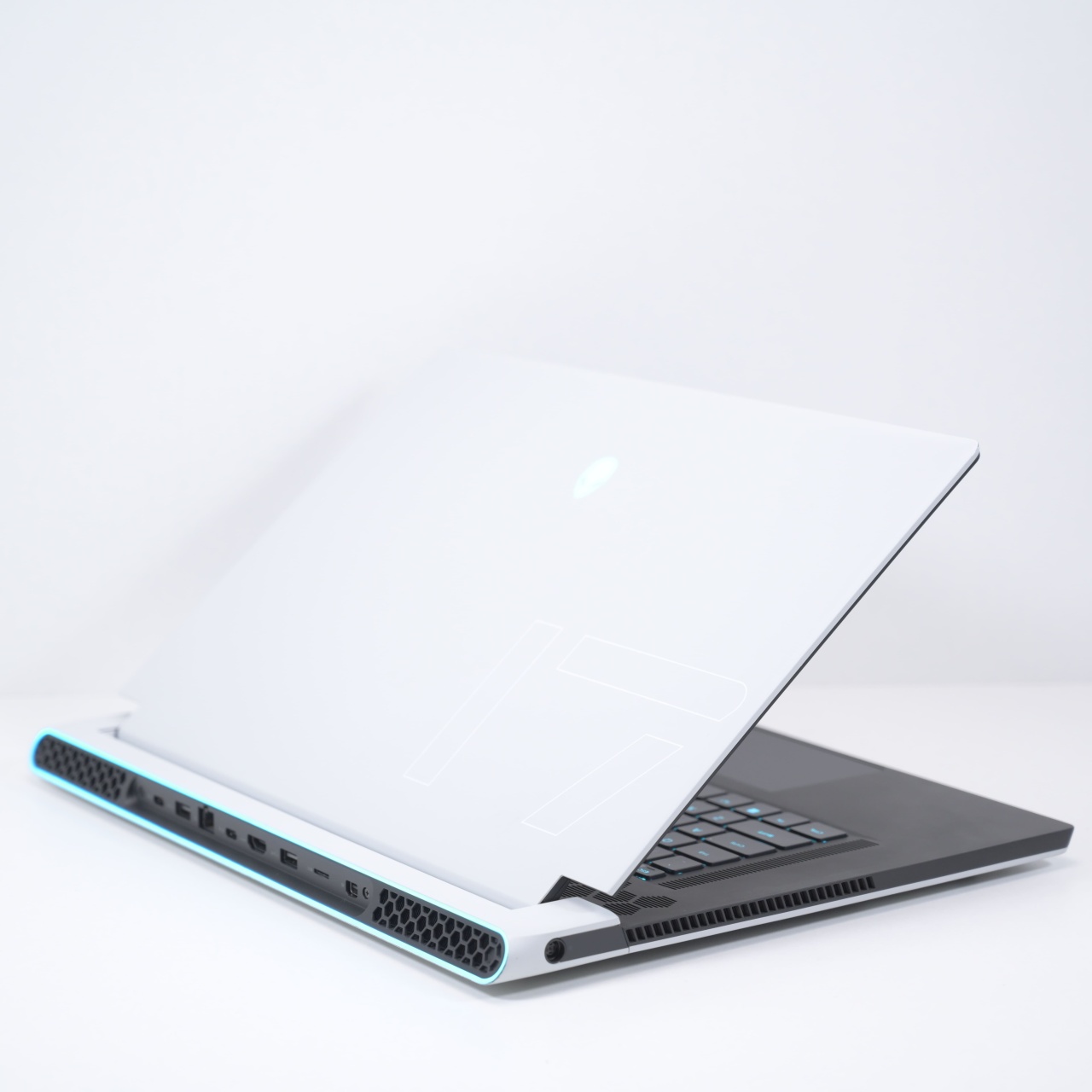 Laptop Dell Alienware X17 R2, Intel Core i9-12900HK, 17.3