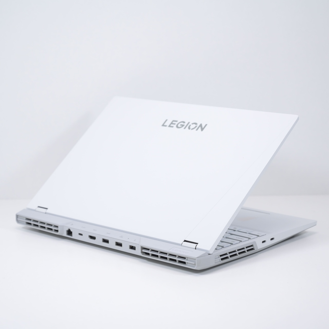 Laptop LENOVO Legion 5 Pro 16ARH7H, AMD Ryzen 5 6600H, Rezolutie 2560x1600, 16