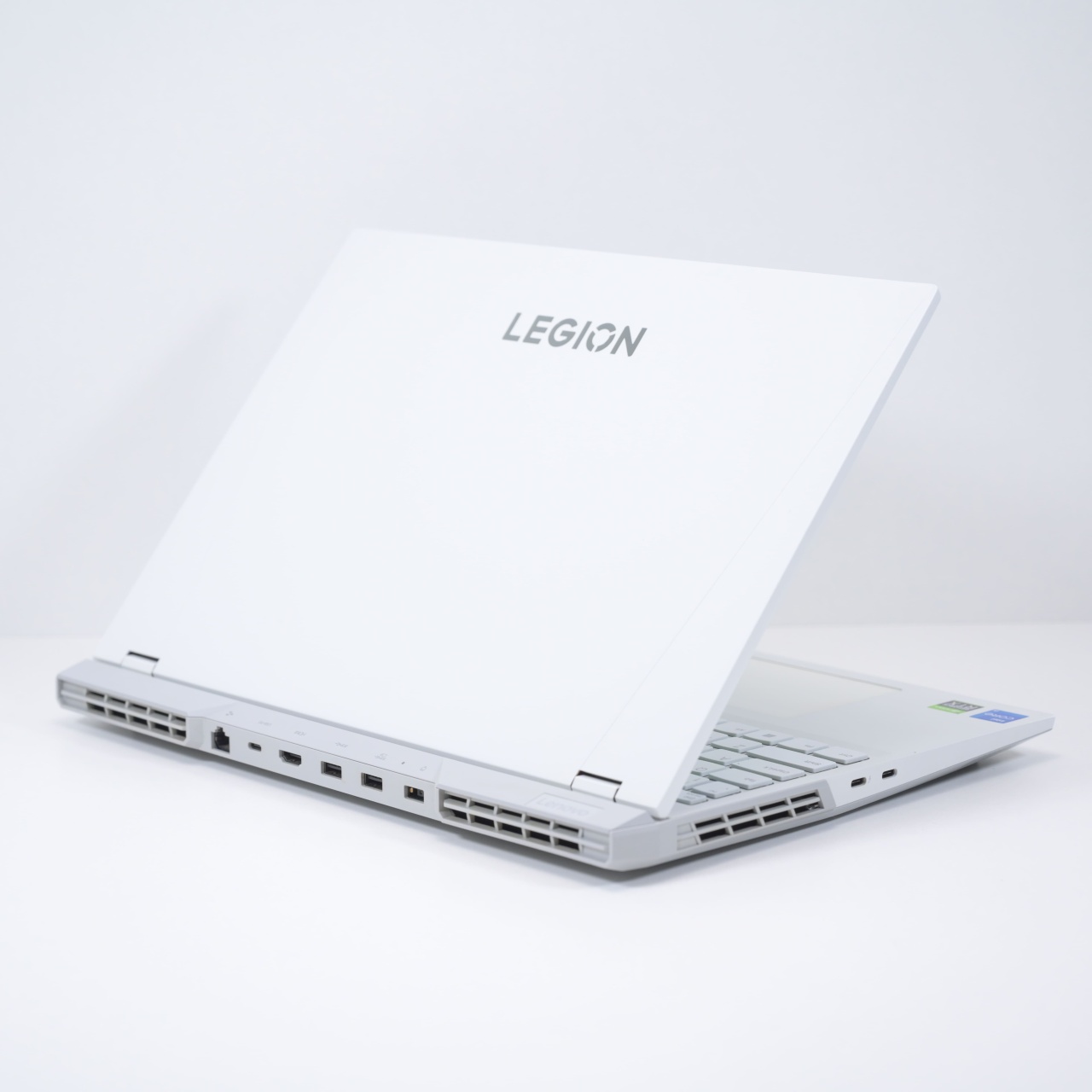 Laptop Lenovo Legion 5 PRO 16IAH7H, Intel Core i5-12500H, Rezolutie 2560x1600, 16